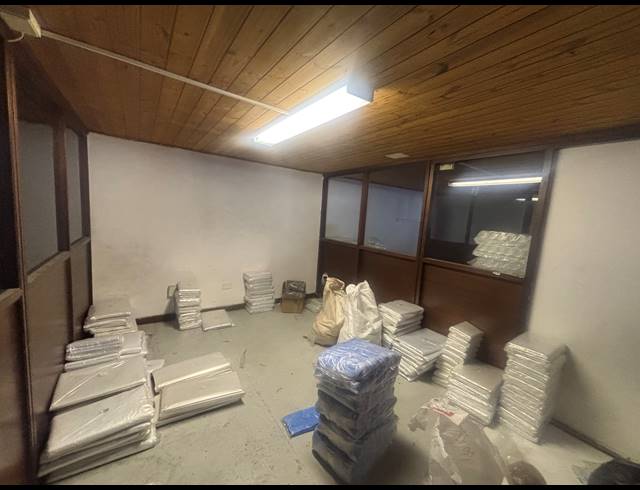 560M² WAREHOUSE TO LET IN PAROW INDUSTRIAL